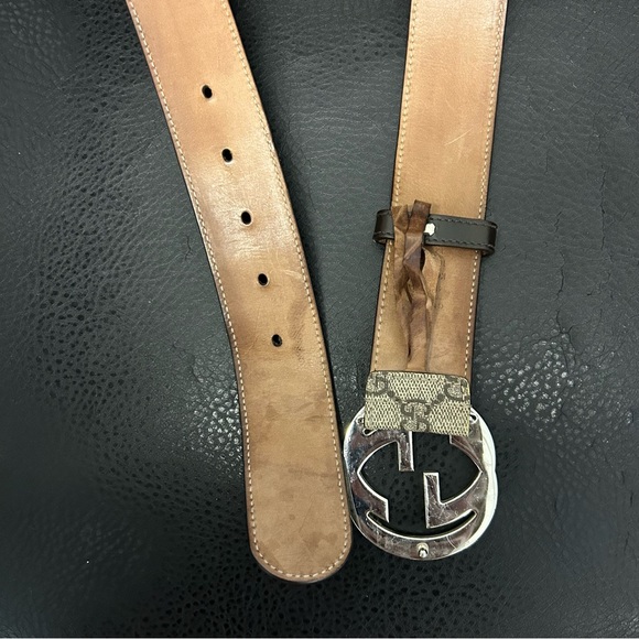 GUCCI GG Supreme Belt with G Buckle - Picture 10 of 13